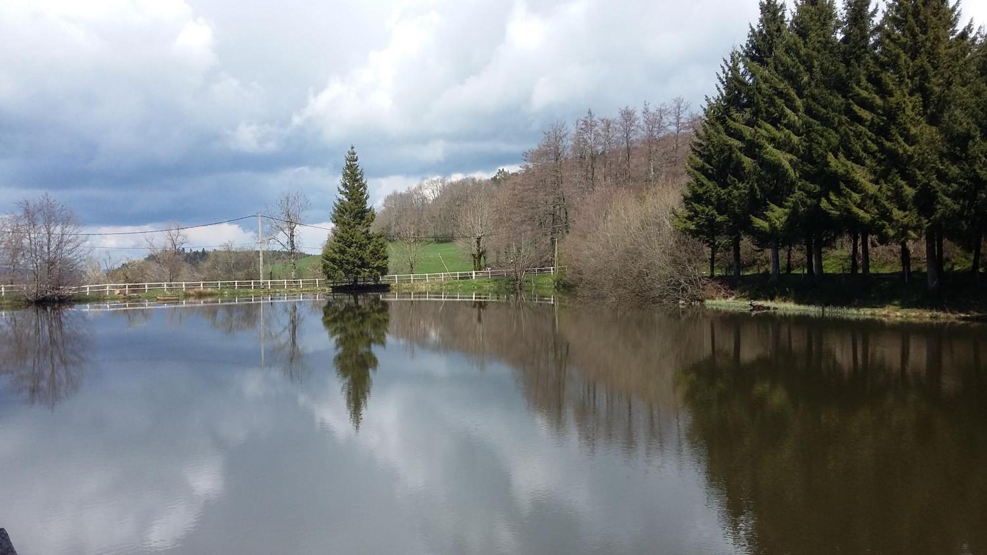 Camping De Flechat Orcival Exterior photo