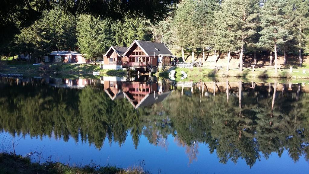 Camping De Flechat Orcival Exterior photo