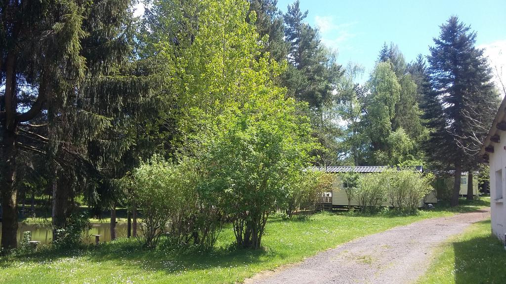 Camping De Flechat Orcival Exterior photo
